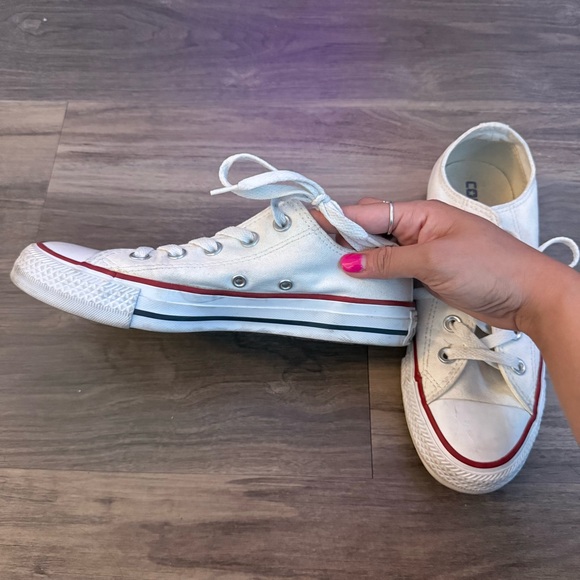 Converse All Star Classic White Sneakers Women's Size 6 - Picture 2 of 4